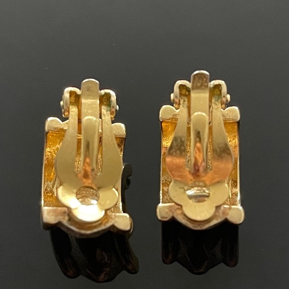 ✨Stunning VTG Givenchy Signed Gold Earrings - Picture 2 of 3